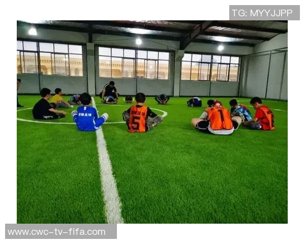 汉为室内足球场打造多功能运动空间促进青少年健康成长